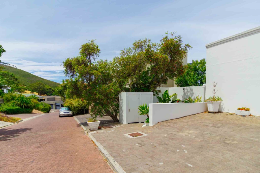 To Let 2 Bedroom Property for Rent in Tamboerskloof Western Cape